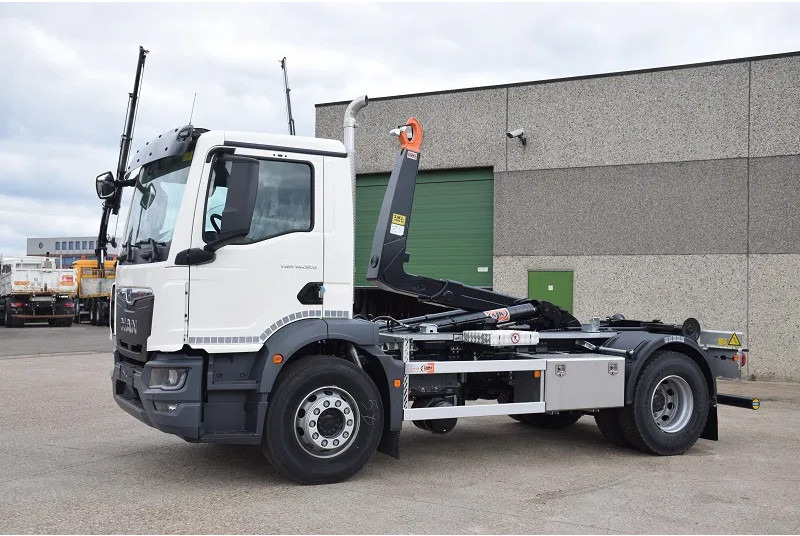 MAN TGM 18.320 - 吊钩升降车:图3 MAN TGM 18.320 - 吊钩升降车:图3