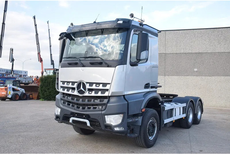 Mercedes-Benz Arocs 3345 - 牵引车:图2 Mercedes-Benz Arocs 3345 - 牵引车:图2