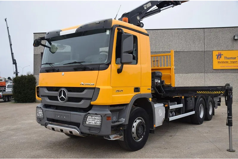 Mercedes-Benz - 栏板式/ 平板卡车, 起重车:图2 Mercedes-Benz - 栏板式/ 平板卡车, 起重车:图2
