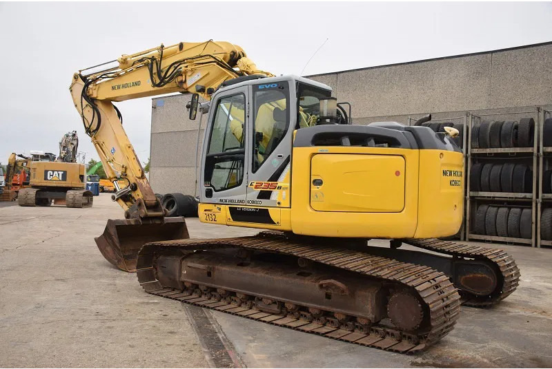 New Holland Kobelco E235B SR-LCT - 履带式挖掘机:图1 New Holland Kobelco E235B SR-LCT - 履带式挖掘机:图1