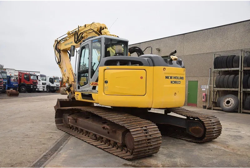 New Holland Kobelco E235B SR-LCT - 履带式挖掘机:图2 New Holland Kobelco E235B SR-LCT - 履带式挖掘机:图2