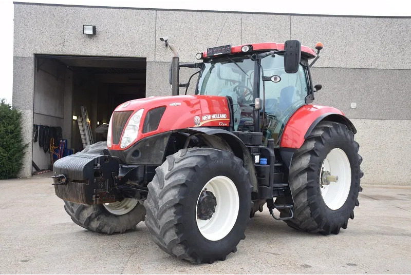 New Holland T7.270 4WD SA T7.270 4WD SA - 农业机械:图1 New Holland T7.270 4WD SA T7.270 4WD SA - 农业机械:图1