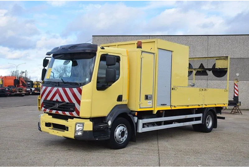 Volvo FL 250 - 栏板式/ 平板卡车:图1 Volvo FL 250 - 栏板式/ 平板卡车:图1