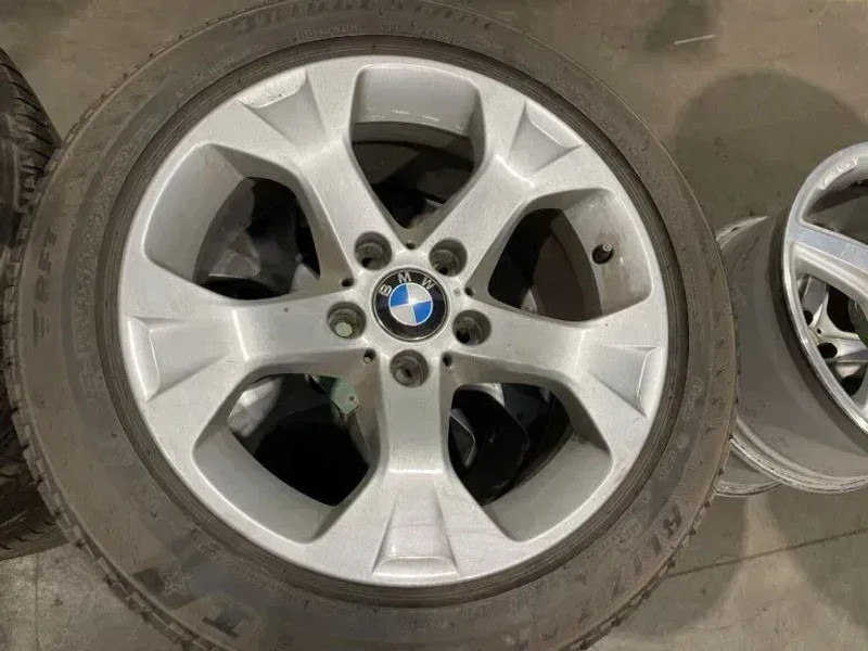 BMW *BMW velgen met Brigdestone banden *225/50 R17 - 车轮/ 轮胎 适用于 汽车:图2 BMW *BMW velgen met Brigdestone banden *225/50 R17 - 车轮/ 轮胎 适用于 汽车:图2