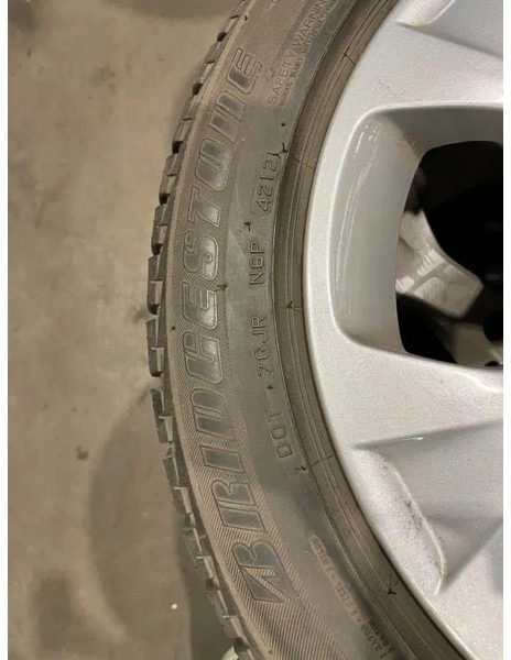 BMW *BMW velgen met Brigdestone banden *225/50 R17 - 车轮/ 轮胎 适用于 汽车:图3 BMW *BMW velgen met Brigdestone banden *225/50 R17 - 车轮/ 轮胎 适用于 汽车:图3