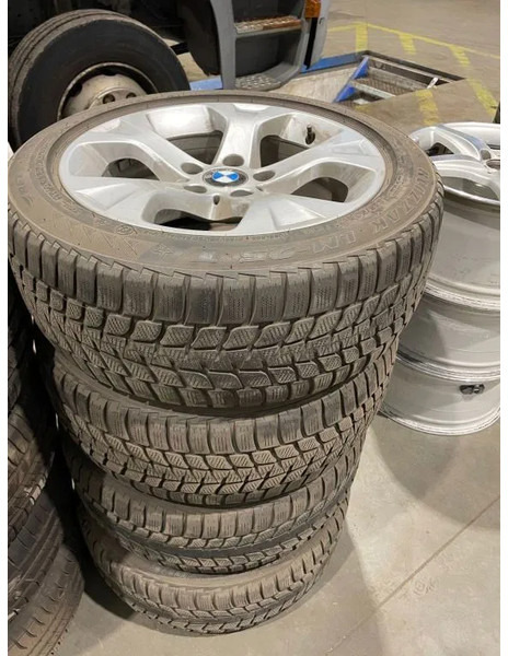 BMW *BMW velgen met Brigdestone banden *225/50 R17 - 车轮/ 轮胎 适用于 汽车:图1 BMW *BMW velgen met Brigdestone banden *225/50 R17 - 车轮/ 轮胎 适用于 汽车:图1