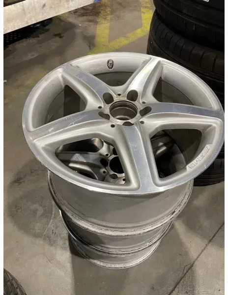 Mercedes-Benz *Occasie *3 velgen AMG* 18 inch - 轮圈 适用于 汽车:图1 Mercedes-Benz *Occasie *3 velgen AMG* 18 inch - 轮圈 适用于 汽车:图1
