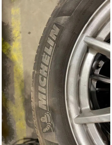 Michelin *205/55 R16 - 车轮/ 轮胎 适用于 汽车:图3 Michelin *205/55 R16 - 车轮/ 轮胎 适用于 汽车:图3