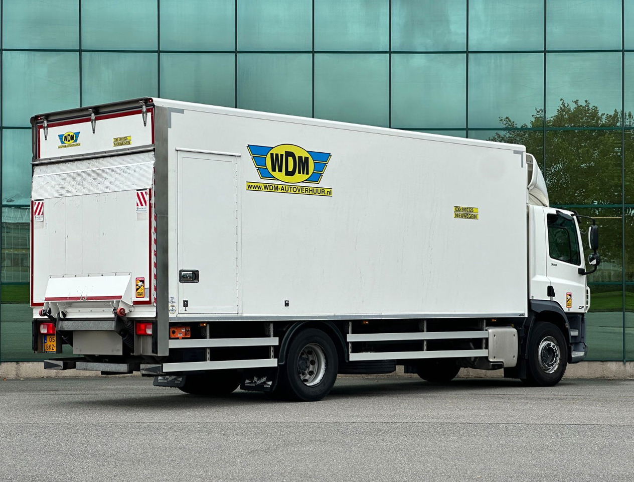 DAF CF 300 FA Only 215.000 KM 750 x 250 x 258 CM Inside TOP Condition NL Truck - 厢式卡车:图5 DAF CF 300 FA Only 215.000 KM 750 x 250 x 258 CM Inside TOP Condition NL Truck - 厢式卡车:图5