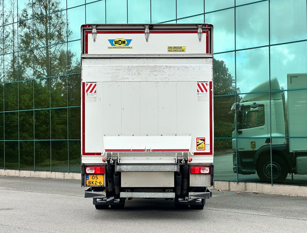 DAF CF 300 FA Only 215.000 KM 750 x 250 x 258 CM Inside TOP Condition NL Truck - 厢式卡车:图4 DAF CF 300 FA Only 215.000 KM 750 x 250 x 258 CM Inside TOP Condition NL Truck - 厢式卡车:图4