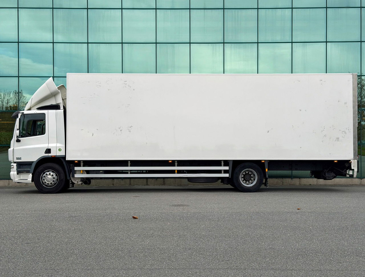DAF CF 75.250 Euro 3 Manual Gearbox VAN Beurden Isolated BOX Tail Lift Super Condition NL-Truck - 厢式卡车:图2 DAF CF 75.250 Euro 3 Manual Gearbox VAN Beurden Isolated BOX Tail Lift Super Condition NL-Truck - 厢式卡车:图2