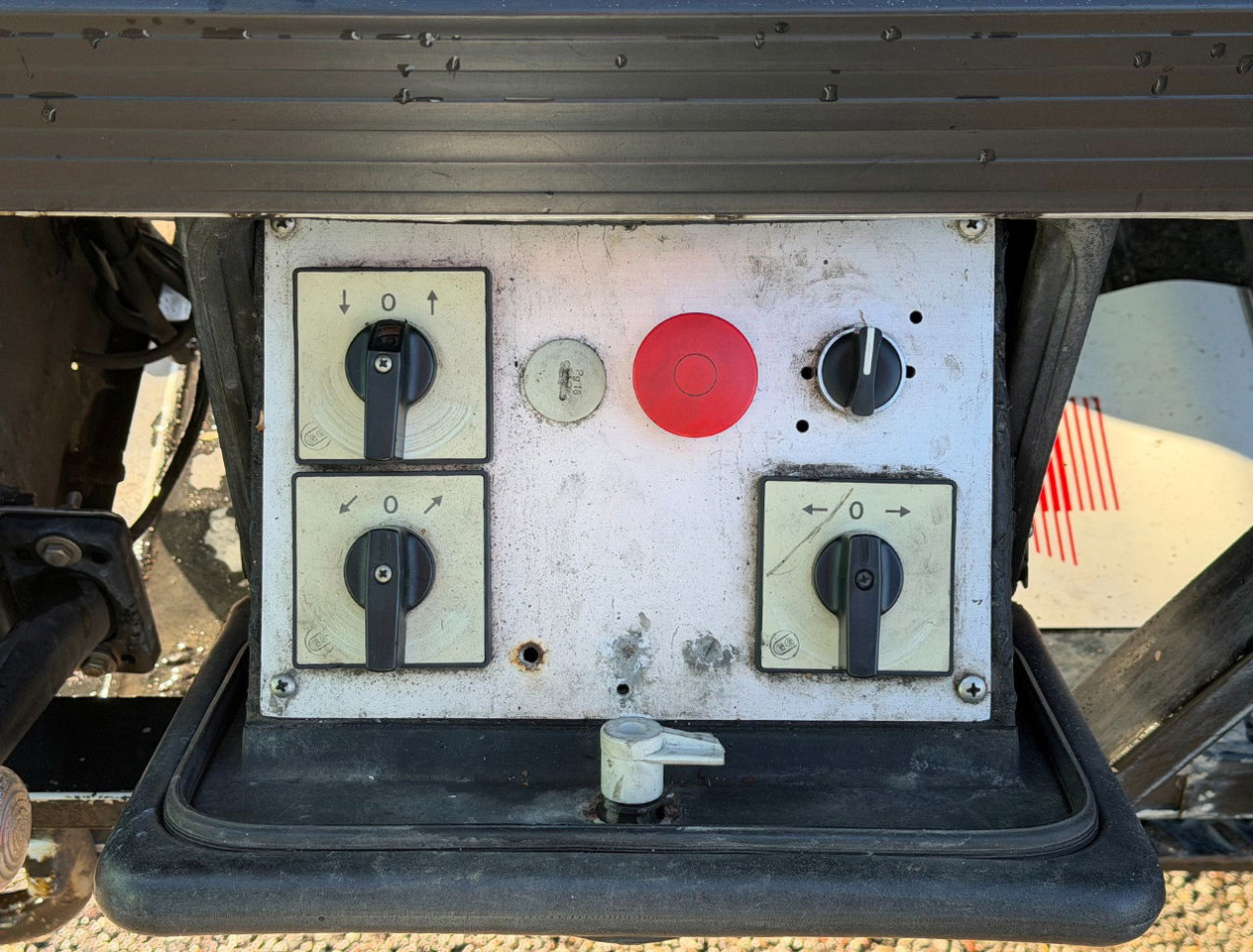 冷藏半拖车 Floor FLO-1220K1 Theo Mulder Isolated BOX Side Door Thermo King SLX 300 Holland-Trailer：图17