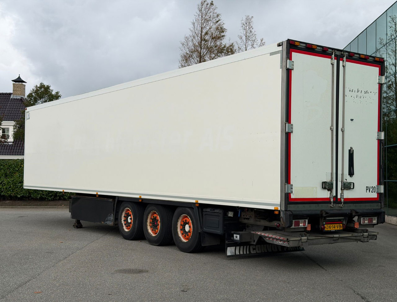 Krone SD Thermo King SLXe Spectrum BI Temp Flower Wide 270 CM High 2.000 KG Lift Disc Brakes NL Trailer - 冷藏半拖车:图3 Krone SD Thermo King SLXe Spectrum BI Temp Flower Wide 270 CM High 2.000 KG Lift Disc Brakes NL Trailer - 冷藏半拖车:图3