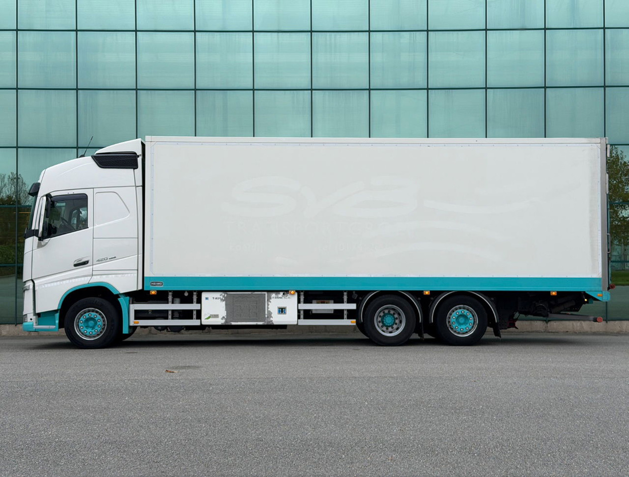 Volvo FH 420 6X2 Globetrotter Heiwo BOX 875 x 250 x 272 CM IN Thermo King T-800 490.000 KM TOP Condition NL Truck - 冷藏车:图2 Volvo FH 420 6X2 Globetrotter Heiwo BOX 875 x 250 x 272 CM IN Thermo King T-800 490.000 KM TOP Condition NL Truck - 冷藏车:图2