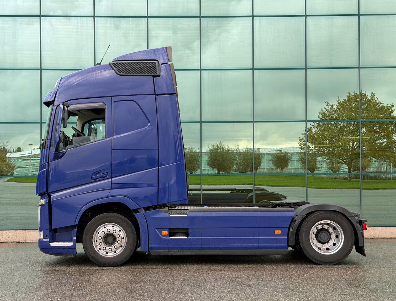 Volvo FH 460 Globetrotter 2x Tanks 811.000 KM TOP Condition NL Truck - 牵引车:图2 Volvo FH 460 Globetrotter 2x Tanks 811.000 KM TOP Condition NL Truck - 牵引车:图2