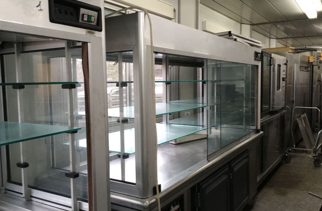 Tour refrigere Gastro ou 600x400 Armoires froides Self de presentation Table de decoupe refrigeree - 食品机械:图5 Tour refrigere Gastro ou 600x400 Armoires froides Self de presentation Table de decoupe refrigeree - 食品机械:图5