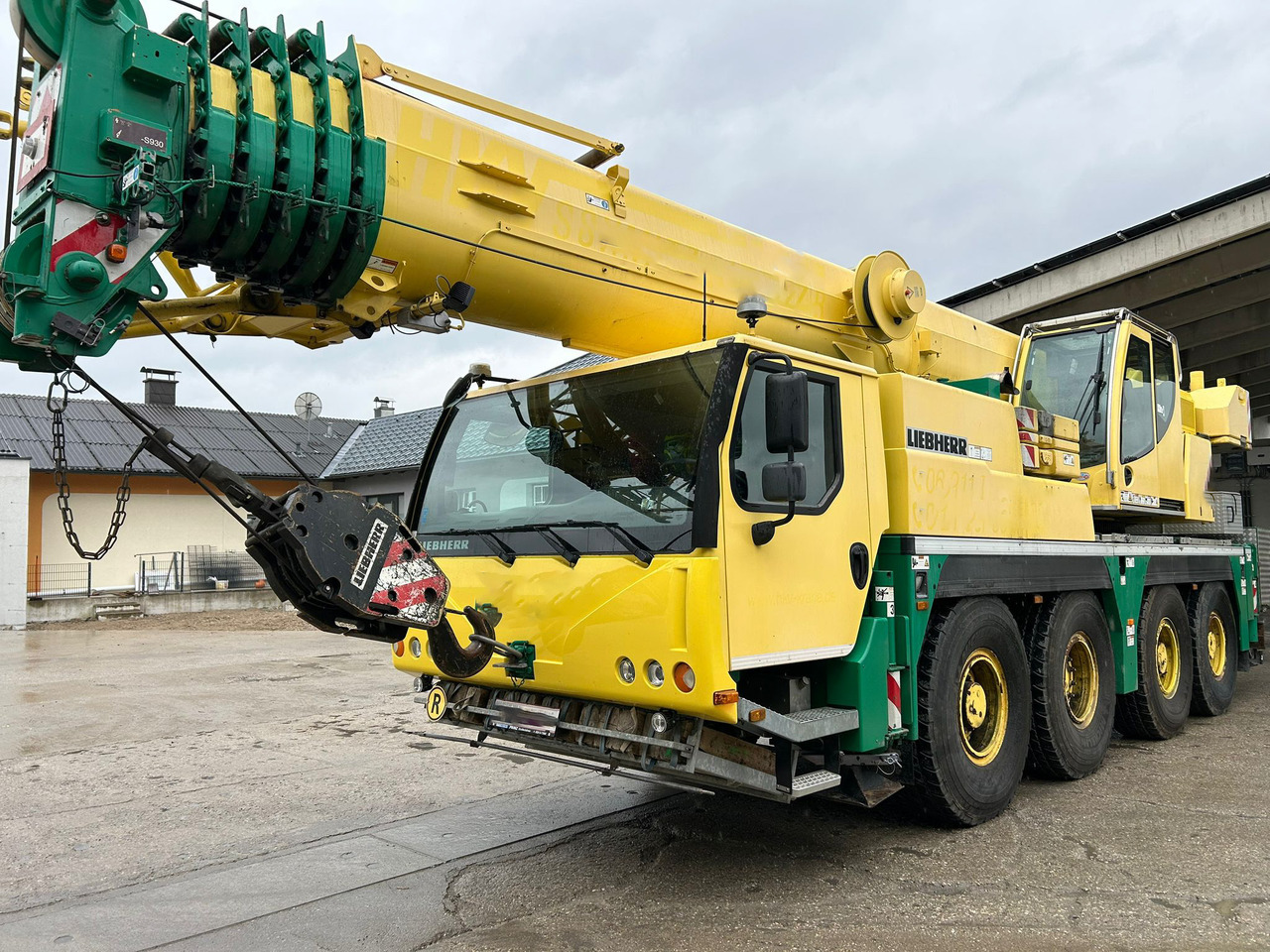 LIEBHERR LTM 1070-4.2 - 移动式起重机:图1 LIEBHERR LTM 1070-4.2 - 移动式起重机:图1