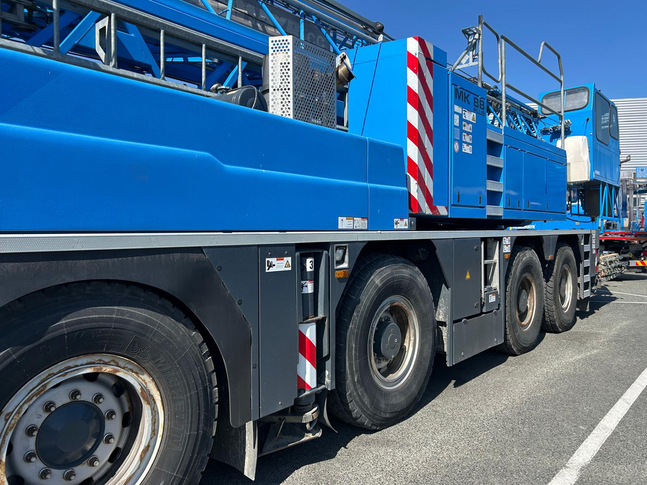 Liebherr MK 88 Plus - 移动式起重机:图2 Liebherr MK 88 Plus - 移动式起重机:图2