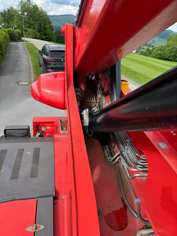 MANITOU MRT 2470 + Privilege ST4S1 - 伸缩臂轮式装载机:图5 MANITOU MRT 2470 + Privilege ST4S1 - 伸缩臂轮式装载机:图5