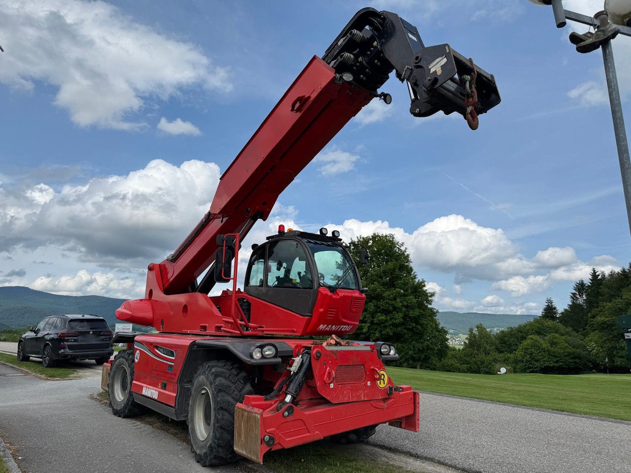 MANITOU MRT 2470 + Privilege ST4S1 - 伸缩臂轮式装载机:图1 MANITOU MRT 2470 + Privilege ST4S1 - 伸缩臂轮式装载机:图1