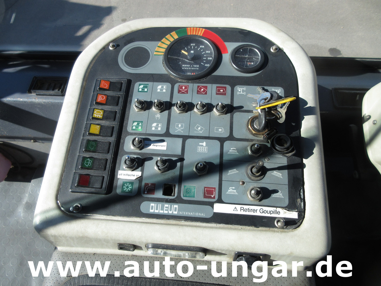 道路清扫机 DULEVO 5000 City Hochentleerung Handsaugschlauch  Frontbesen 4x4x4：图13