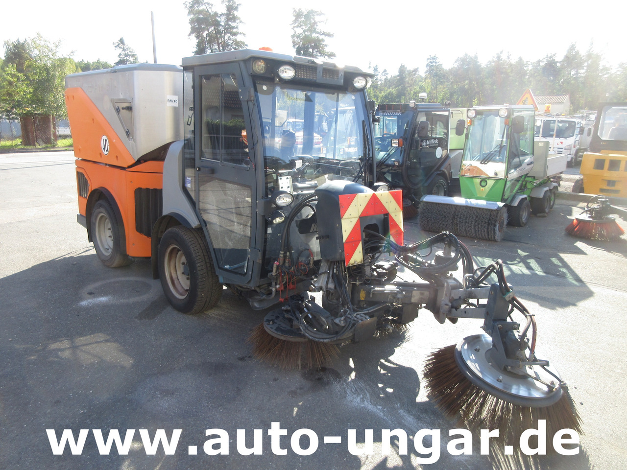 Hako CM 1600 Kehrmaschine 4x4 Baujahr 2018 3 Besen MOTORSCHADEN - 道路清扫机:图1 Hako CM 1600 Kehrmaschine 4x4 Baujahr 2018 3 Besen MOTORSCHADEN - 道路清扫机:图1