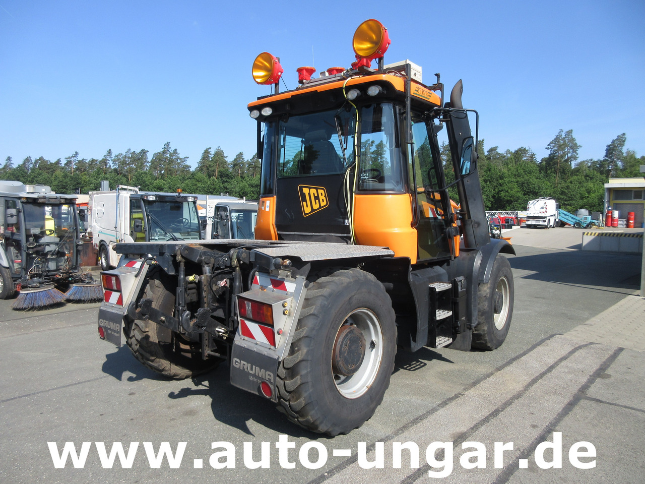 JCB Landpower Fastrac HMV 3200 Bj. 2009 80km/h 4x4 2x PTO 195PS - 拖拉机:图2 JCB Landpower Fastrac HMV 3200 Bj. 2009 80km/h 4x4 2x PTO 195PS - 拖拉机:图2