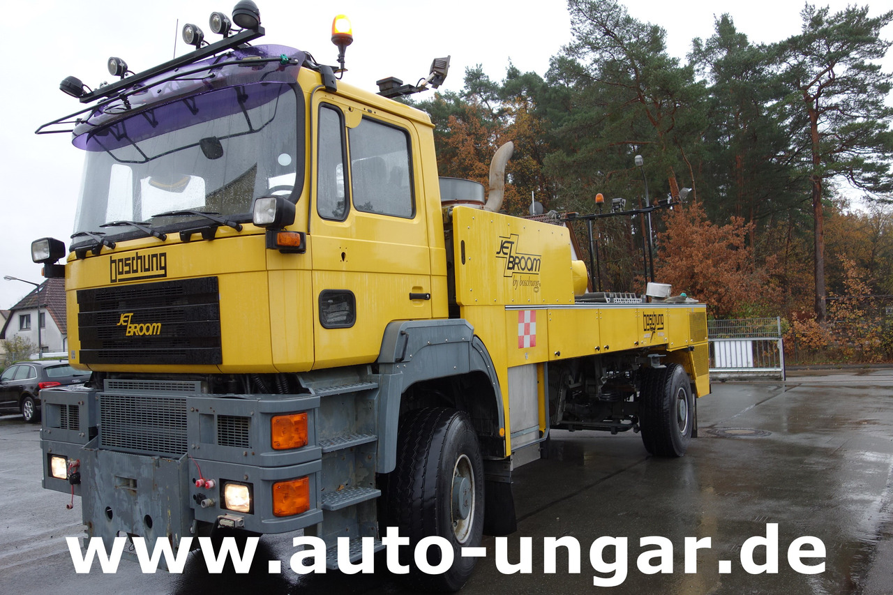 MAN Boschung BJB 8000 Speed Broom 4x4 Offroad Trial Flughafen - 地面支援设备, 地面支援设备:图3 MAN Boschung BJB 8000 Speed Broom 4x4 Offroad Trial Flughafen - 地面支援设备, 地面支援设备:图3