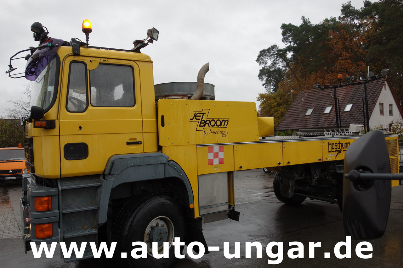 MAN Boschung BJB 8000 Speed Broom 4x4 Offroad Trial Flughafen - 地面支援设备, 地面支援设备:图4 MAN Boschung BJB 8000 Speed Broom 4x4 Offroad Trial Flughafen - 地面支援设备, 地面支援设备:图4