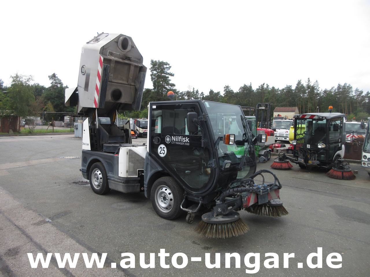 Nilfisk CR3500 CityRanger Schmidt Flexigo Multigo 4x4 Kehrmaschine Geräteträger - 道路清扫机:图1 Nilfisk CR3500 CityRanger Schmidt Flexigo Multigo 4x4 Kehrmaschine Geräteträger - 道路清扫机:图1