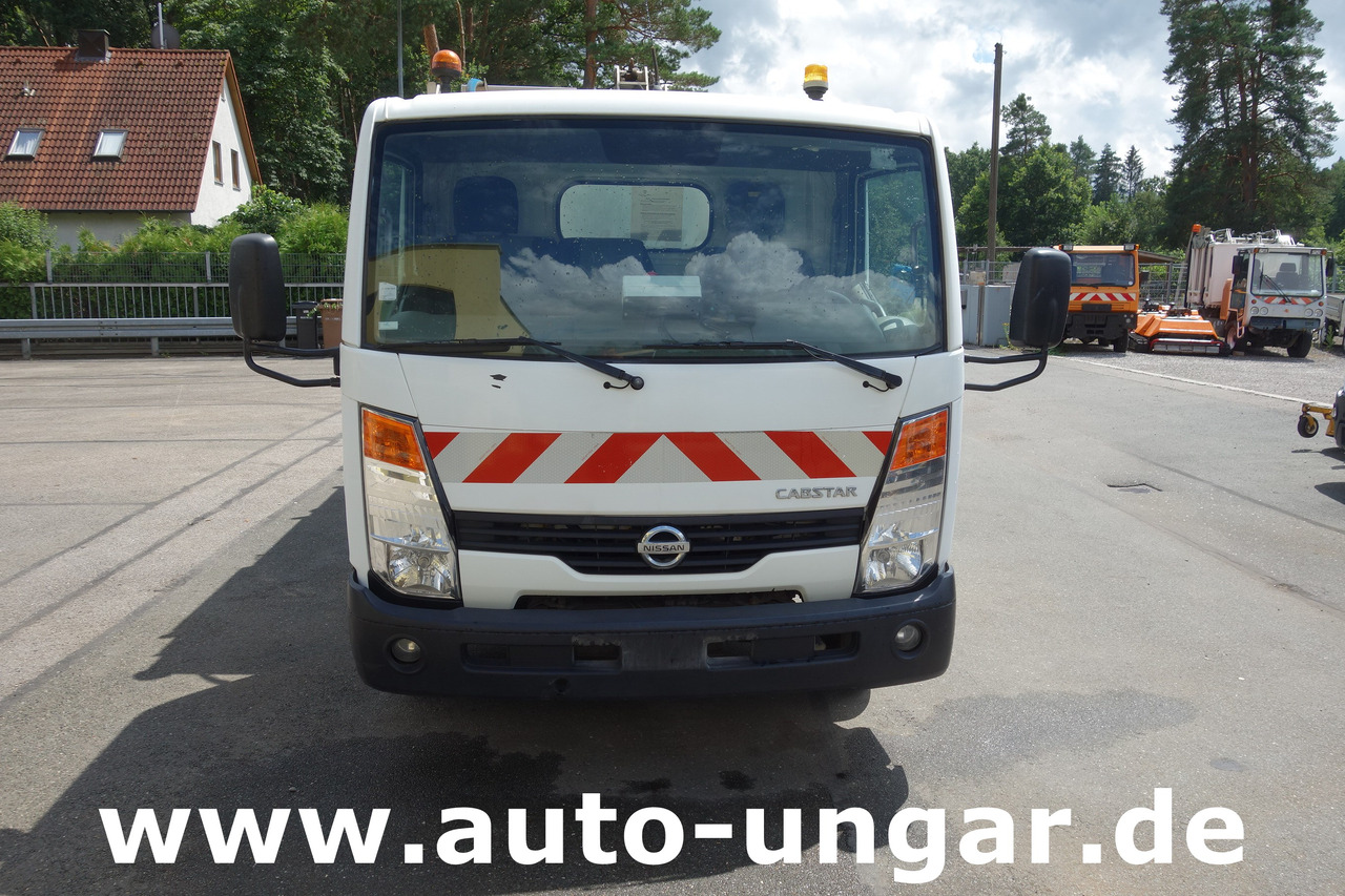 Nissan Cabstar 45.13 Müllwagen PB M7XL mit Lifter und Presse Kleinmüllwagen - 垃圾车:图2 Nissan Cabstar 45.13 Müllwagen PB M7XL mit Lifter und Presse Kleinmüllwagen - 垃圾车:图2
