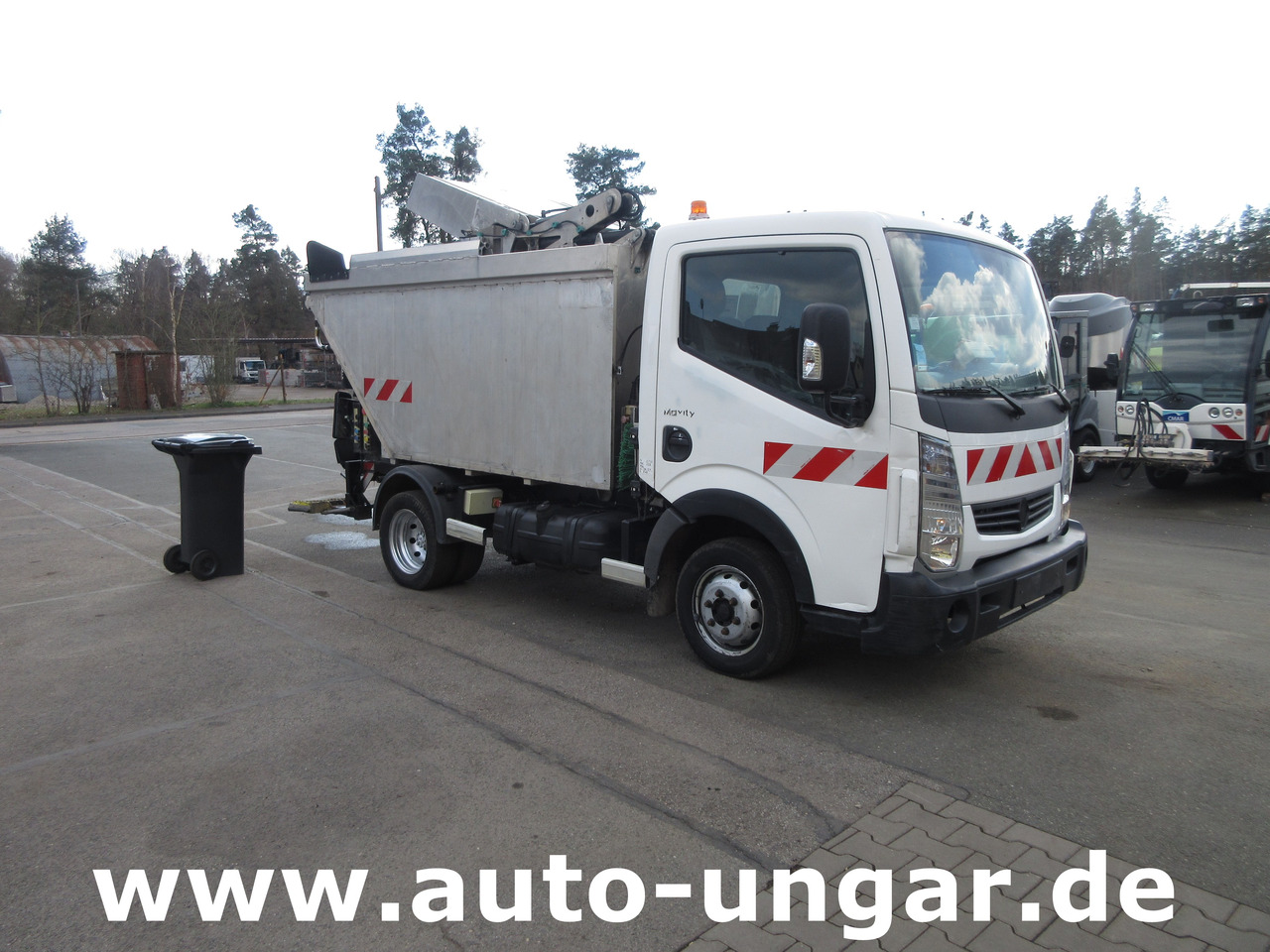 Renault Maxity 130 Müllwagen 3.500kg Lifter Presse Kipper Provence Benne Medium - 垃圾车:图1 Renault Maxity 130 Müllwagen 3.500kg Lifter Presse Kipper Provence Benne Medium - 垃圾车:图1