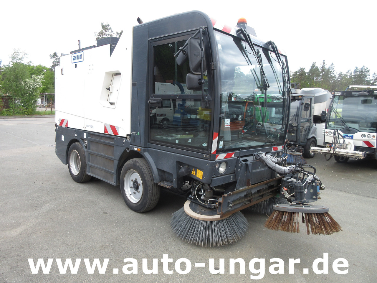 Schmidt Cleango 500 CS556 Euro 6 mit Wildkrautbesen Kehrmaschine aus 1. Hand - 道路清扫机:图1 Schmidt Cleango 500 CS556 Euro 6 mit Wildkrautbesen Kehrmaschine aus 1. Hand - 道路清扫机:图1