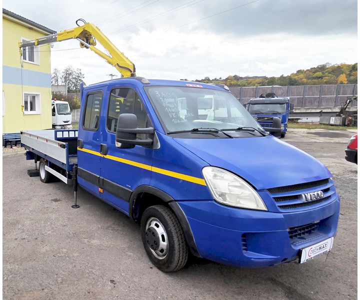Iveco 50C18 Daily 3.D 16V +Effer - 平板货车, 康比货车:图2 Iveco 50C18 Daily 3.D 16V +Effer - 平板货车, 康比货车:图2