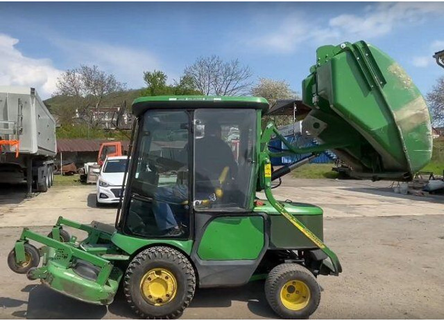 John Deere 1565 Serie II 4WD + MCS 600H - 园林割草机:图2 John Deere 1565 Serie II 4WD + MCS 600H - 园林割草机:图2