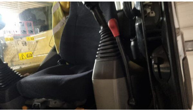 轮式挖掘机 Komatsu PW 138 MR：图8