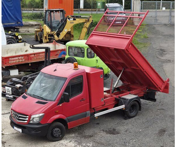 Mercedes-Benz Sprinter 516 CDI 2.2 - 翻斗货车:图1 Mercedes-Benz Sprinter 516 CDI 2.2 - 翻斗货车:图1