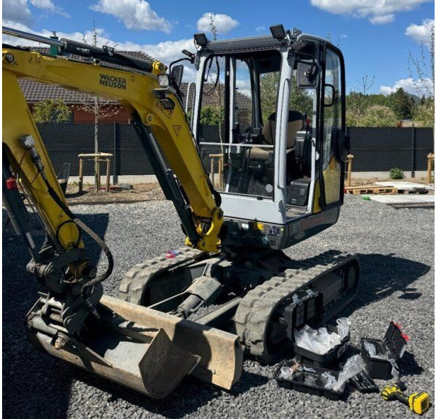 WACKER NEUSON ET24 VDS - 小型挖掘机:图1 WACKER NEUSON ET24 VDS - 小型挖掘机:图1