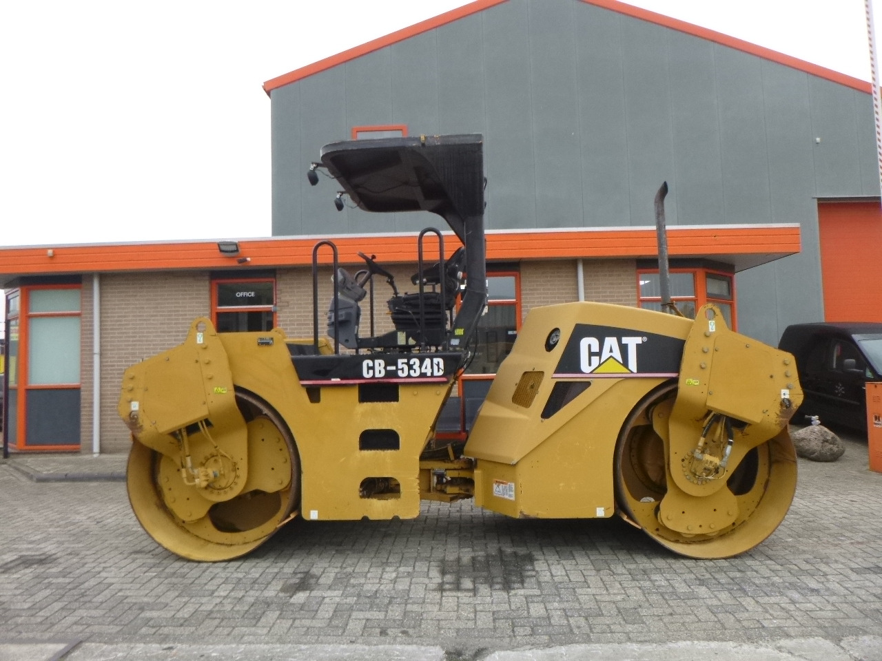 CATERPILLAR CB-534D - 压路机:图1 CATERPILLAR CB-534D - 压路机:图1