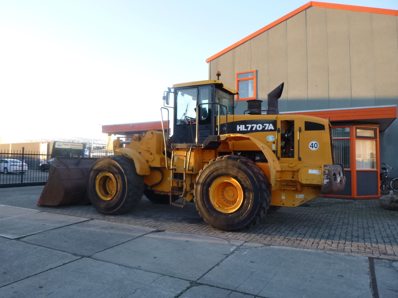 HYUNDAI HL770-7A - 轮式装载机:图2 HYUNDAI HL770-7A - 轮式装载机:图2