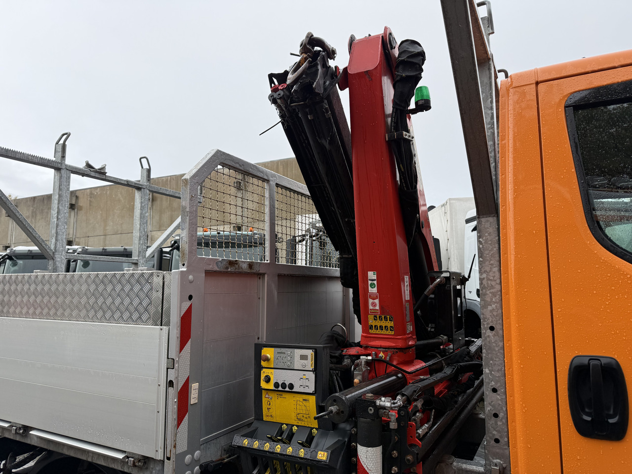 Iveco Daily 55S18W 4X4 Palfinger PK 7.501 - 栏板式/ 平板卡车, 起重车:图3 Iveco Daily 55S18W 4X4 Palfinger PK 7.501 - 栏板式/ 平板卡车, 起重车:图3