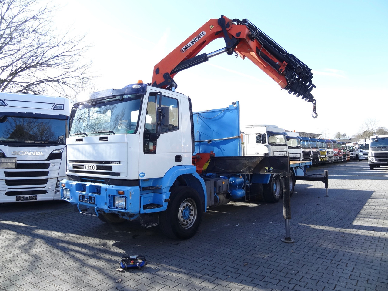 Iveco EuroTrakker 260E31 6X4 Palfinger 36002 - 栏板式/ 平板卡车, 起重车:图1 Iveco EuroTrakker 260E31 6X4 Palfinger 36002 - 栏板式/ 平板卡车, 起重车:图1