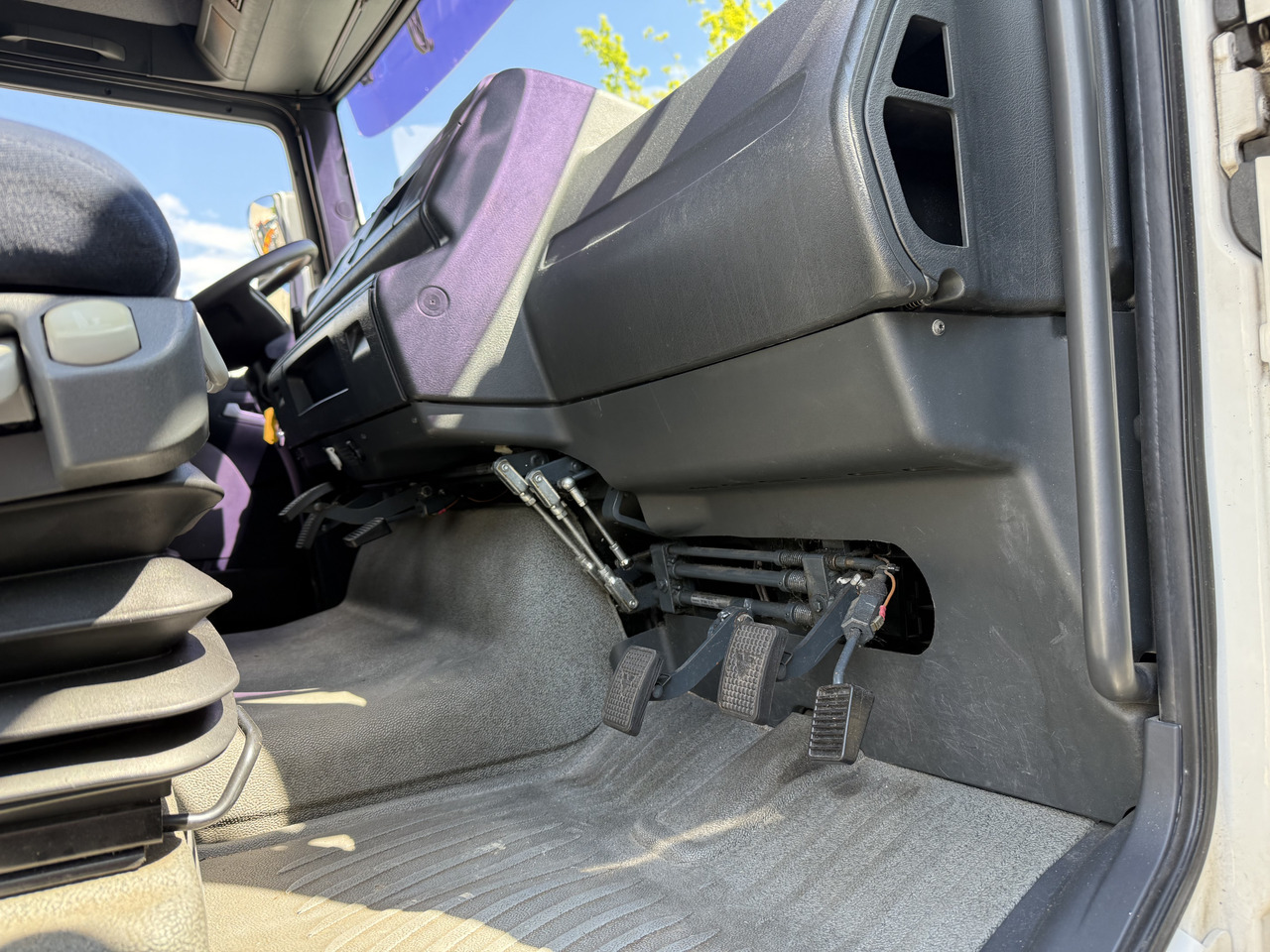 MAN TGA 18.350 4X2 LL Fahrschule - 集装箱运输车/ 可拆卸车身的卡车:图4 MAN TGA 18.350 4X2 LL Fahrschule - 集装箱运输车/ 可拆卸车身的卡车:图4