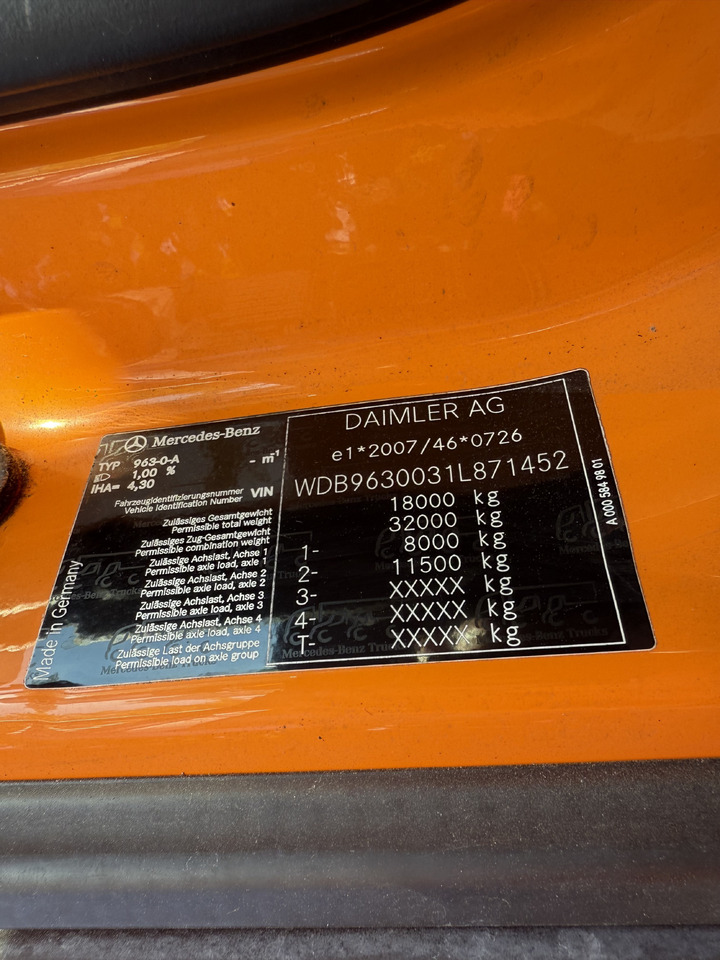 Mercedes-Benz Actros 1827 Kran Palfinger PK 9002 - 侧帘卡车, 起重车:图3 Mercedes-Benz Actros 1827 Kran Palfinger PK 9002 - 侧帘卡车, 起重车:图3