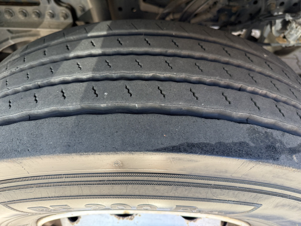 Mercedes-Benz Actros 1827 Kran Palfinger PK 9002 - 起重车, 侧帘卡车:图2 Mercedes-Benz Actros 1827 Kran Palfinger PK 9002 - 起重车, 侧帘卡车:图2