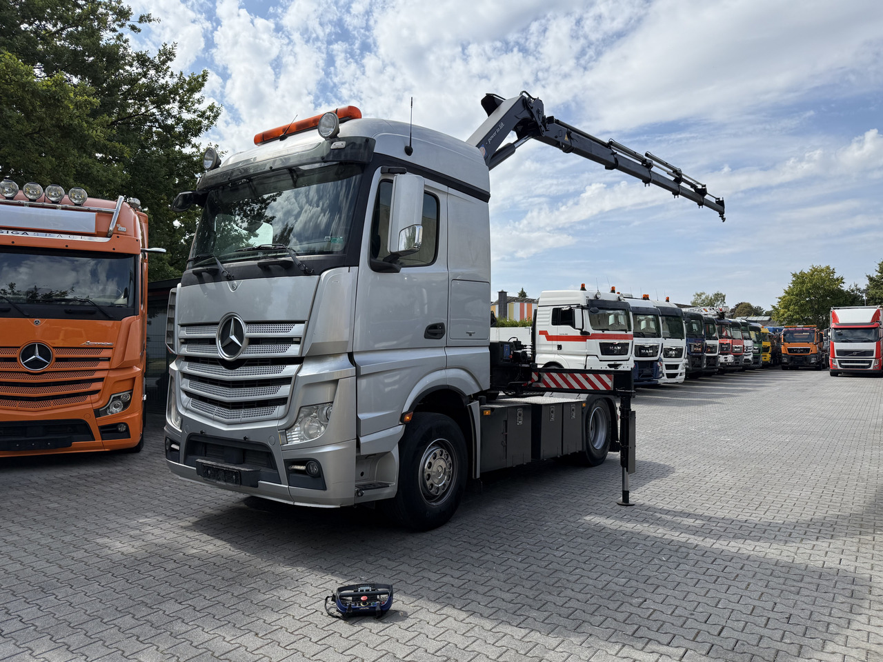 Mercedes-Benz Actros 1842LS Kran HMF 2020 bis 18 Meter - 牵引车:图1 Mercedes-Benz Actros 1842LS Kran HMF 2020 bis 18 Meter - 牵引车:图1