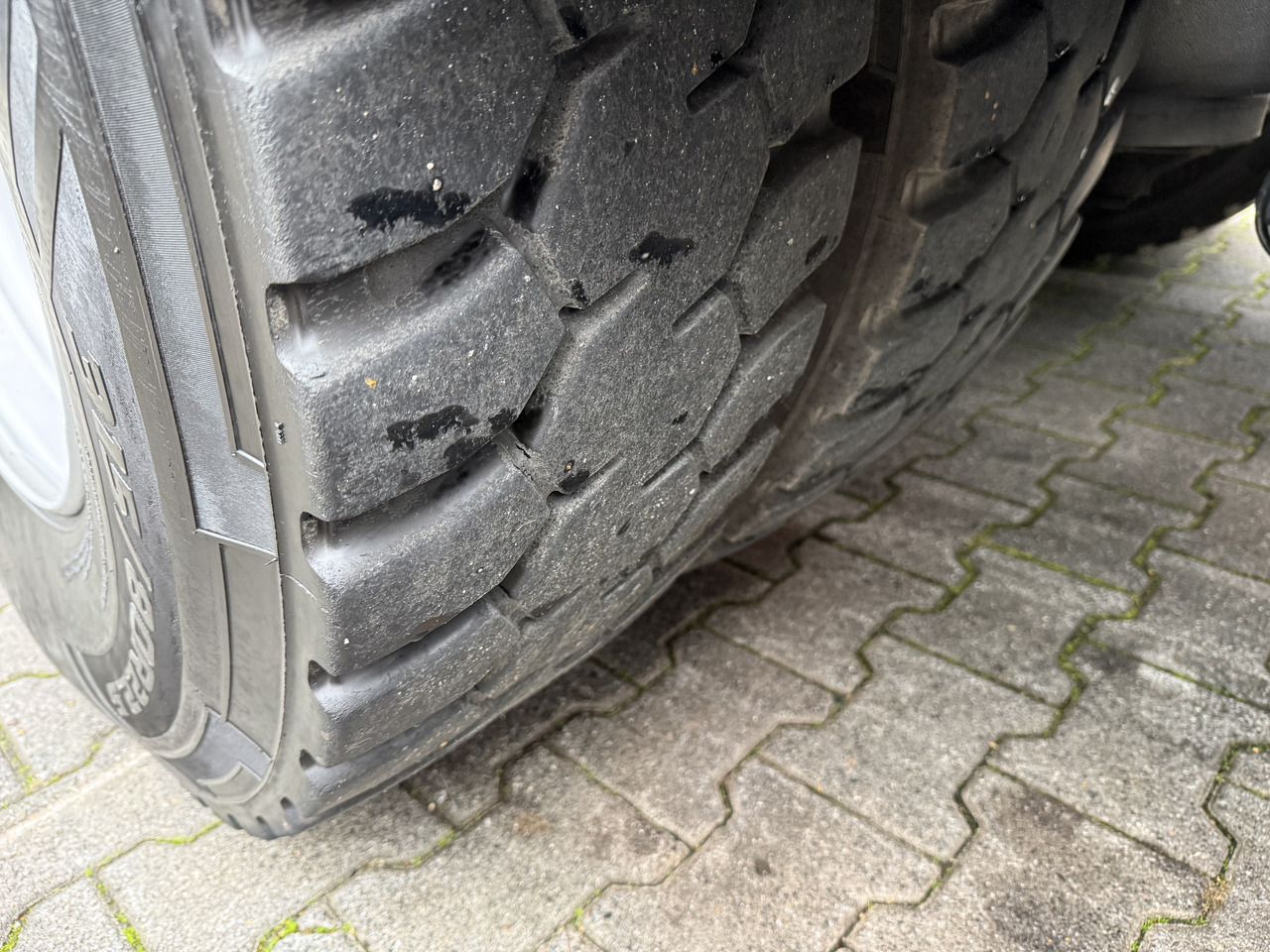 Mercedes-Benz Actros 2548 LS 6X2 Kran HMF 3220 bis 16 Meter - 起重车, 牵引车:图4 Mercedes-Benz Actros 2548 LS 6X2 Kran HMF 3220 bis 16 Meter - 起重车, 牵引车:图4