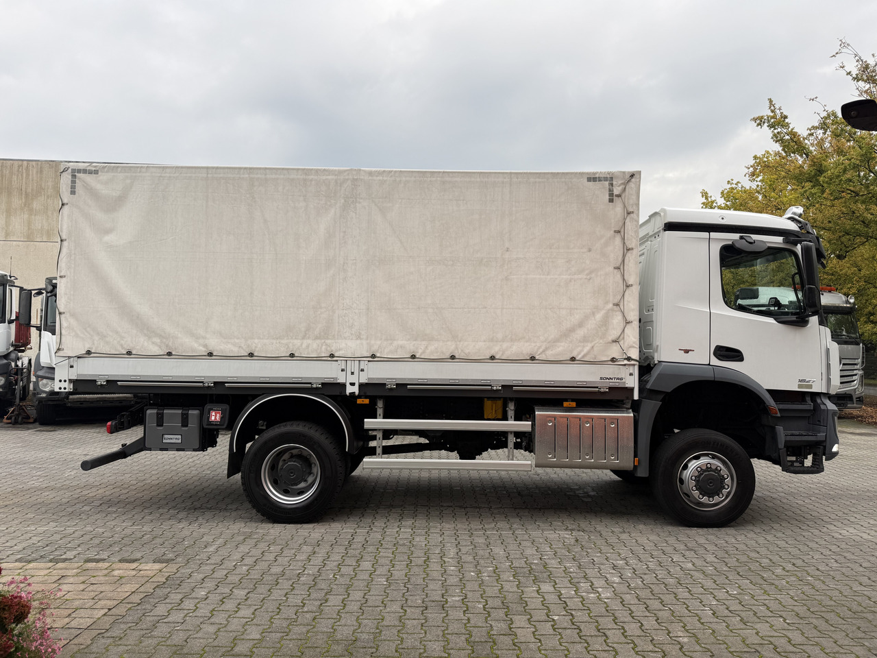 栏板式/ 平板卡车 Mercedes-Benz Arocs 1827 AK 4X4 Ex-：图12