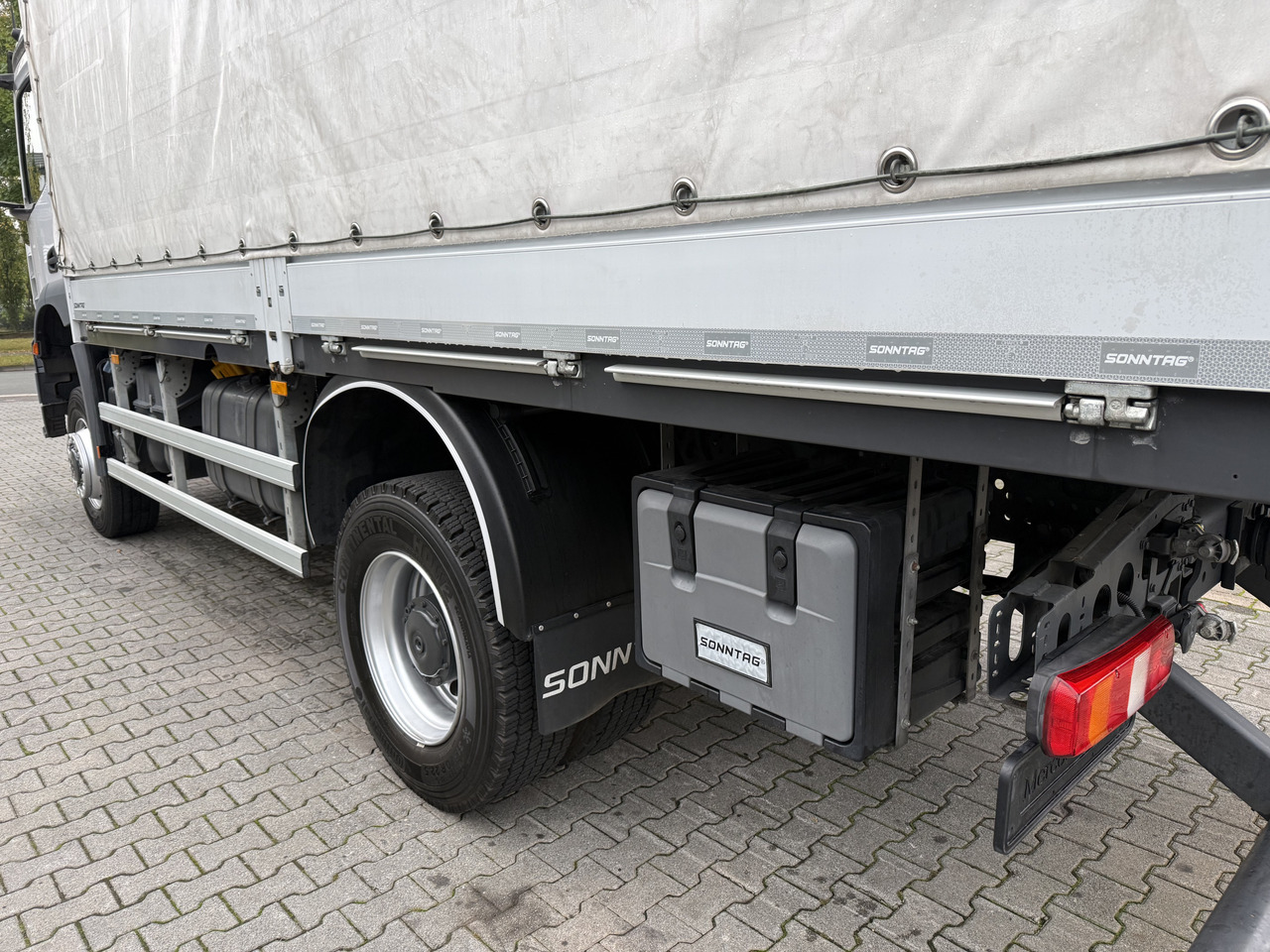 栏板式/ 平板卡车 Mercedes-Benz Arocs 1827 AK 4X4 Ex-：图15