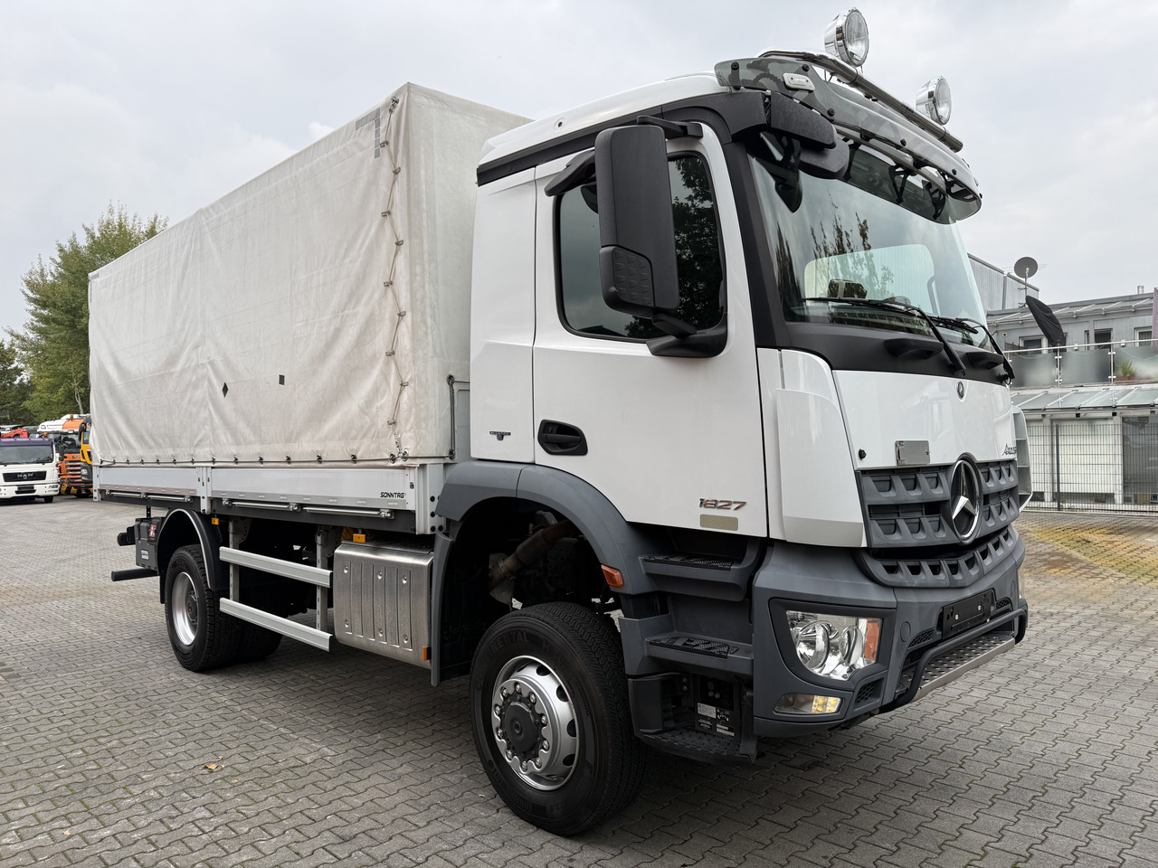 Mercedes-Benz Arocs 1827 AK 4X4 Ex- 租赁 Mercedes-Benz Arocs 1827 AK 4X4 Ex-：图11